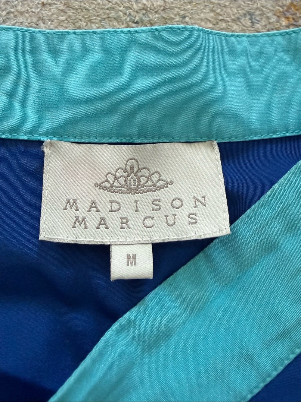 100 percent silk skirt - Picture 3 of 3
